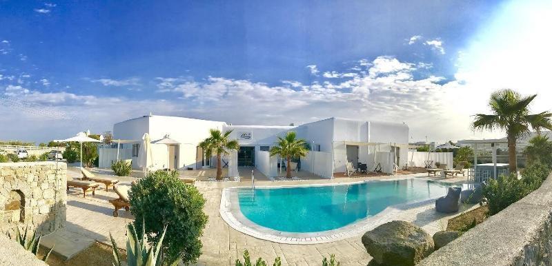 Queen Boutique Suites Mykonos Town Exteriör bild