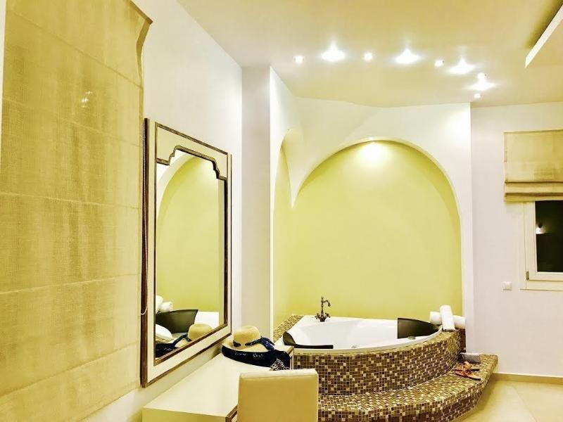 Queen Boutique Suites Mykonos Town Exteriör bild