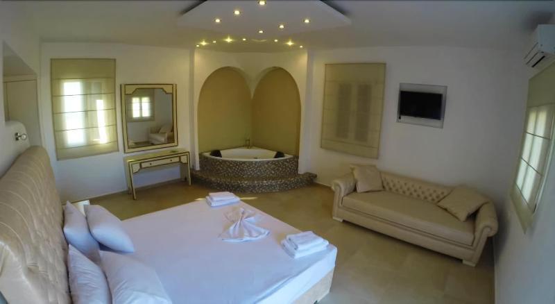 Queen Boutique Suites Mykonos Town Exteriör bild