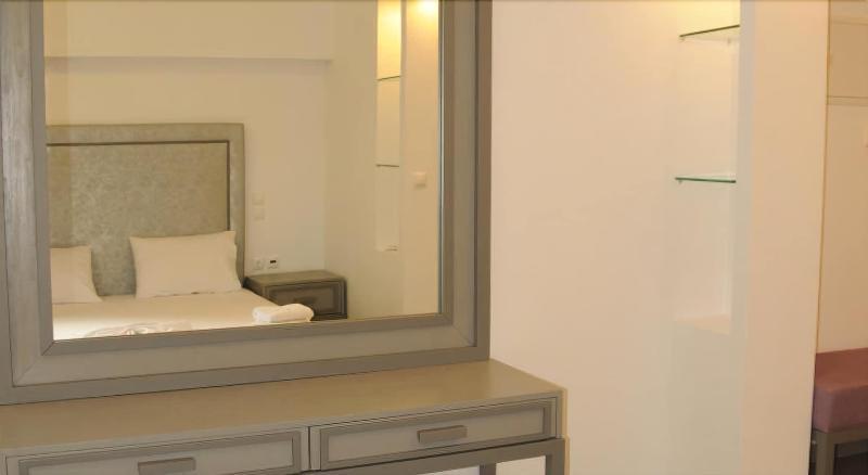 Queen Boutique Suites Mykonos Town Exteriör bild