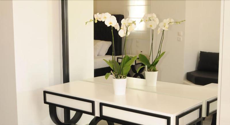 Queen Boutique Suites Mykonos Town Exteriör bild