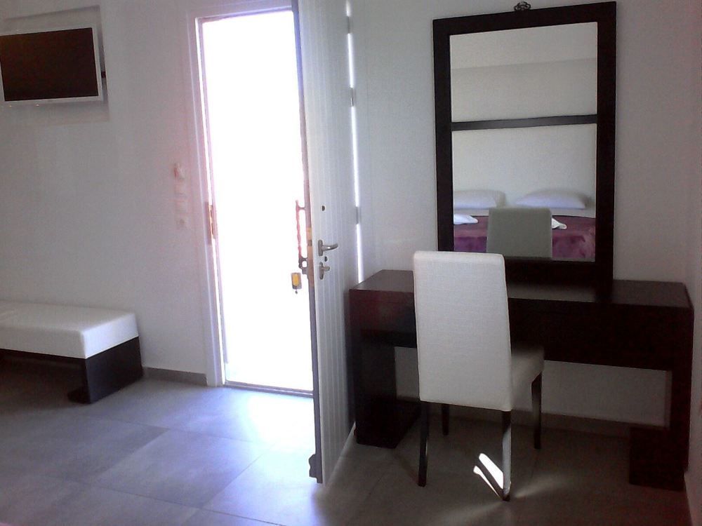Queen Boutique Suites Mykonos Town Exteriör bild